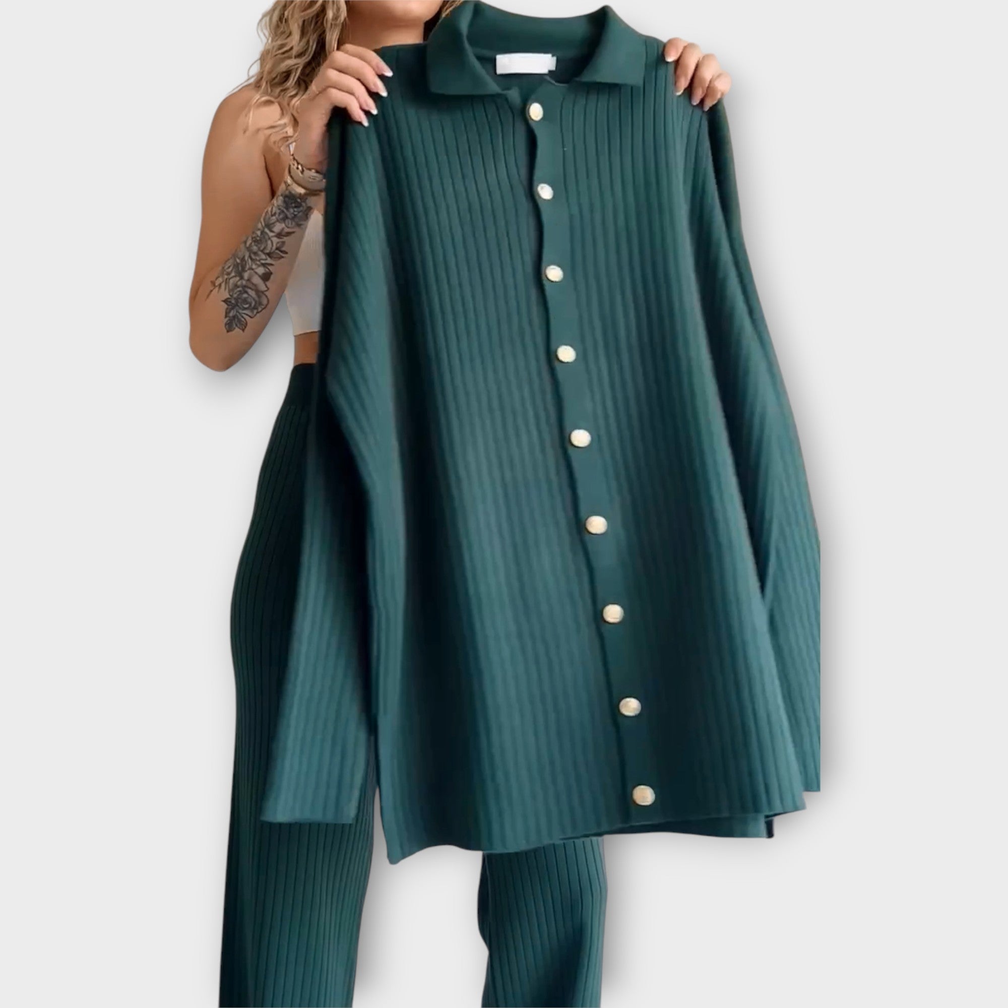 Tamara - Sada s detailmi a elegantným strihom