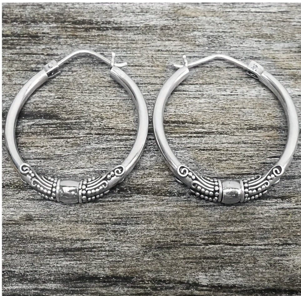 Retro Earrings with Sculpted Rings in Two Tones