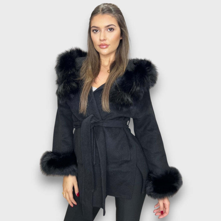 Urszula – Płaszcz z kaszmiru z kapturem i detalami z futra