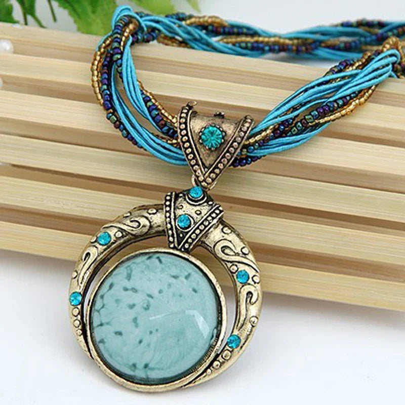 Vintage Necklace with Ethnic Pendant in Green Crystal