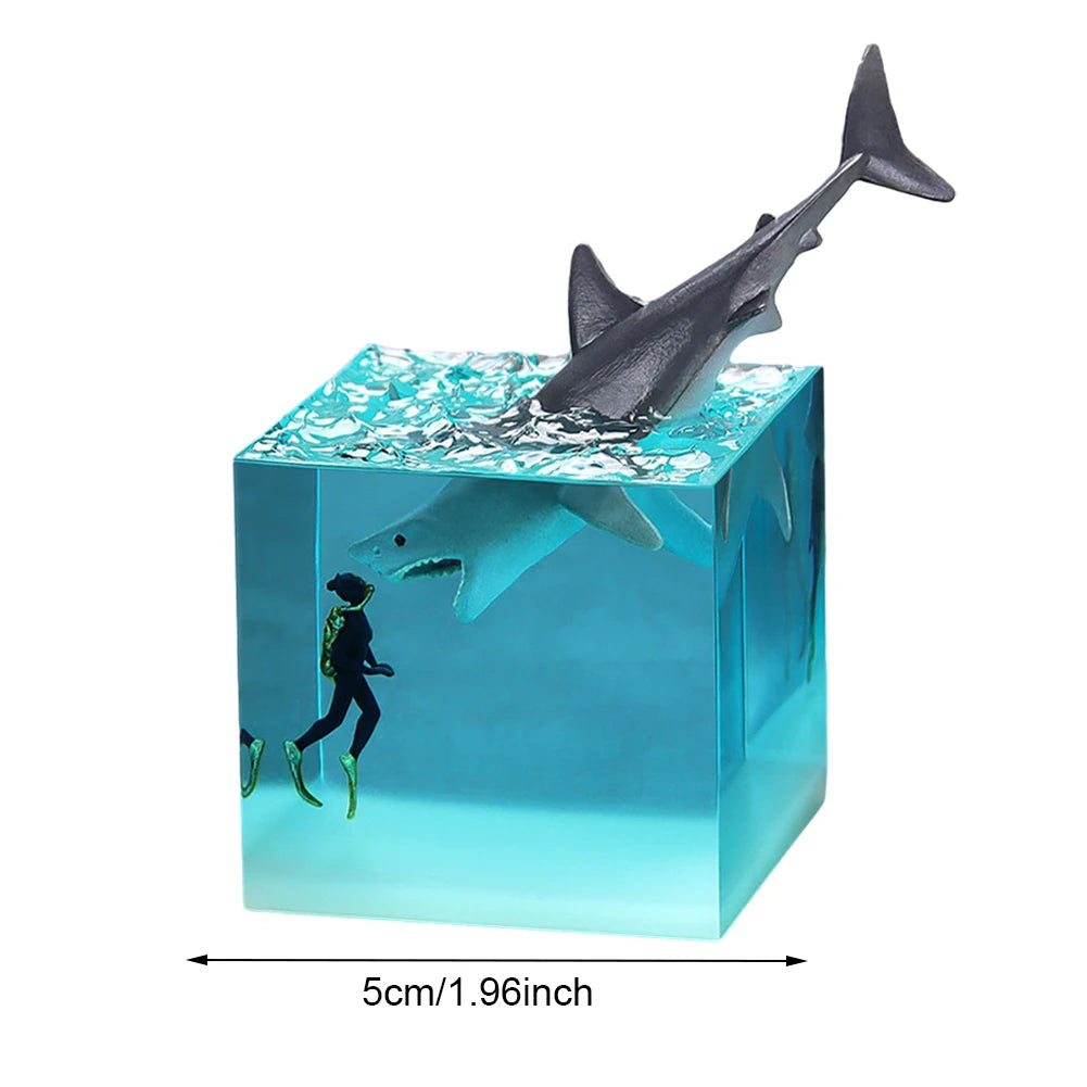 Ocean Shark Diver Decoration Gift Whale Epoxy Resin Desktop Lamp Luminous Toy LED Night Light Home for Desktop Bookshelf