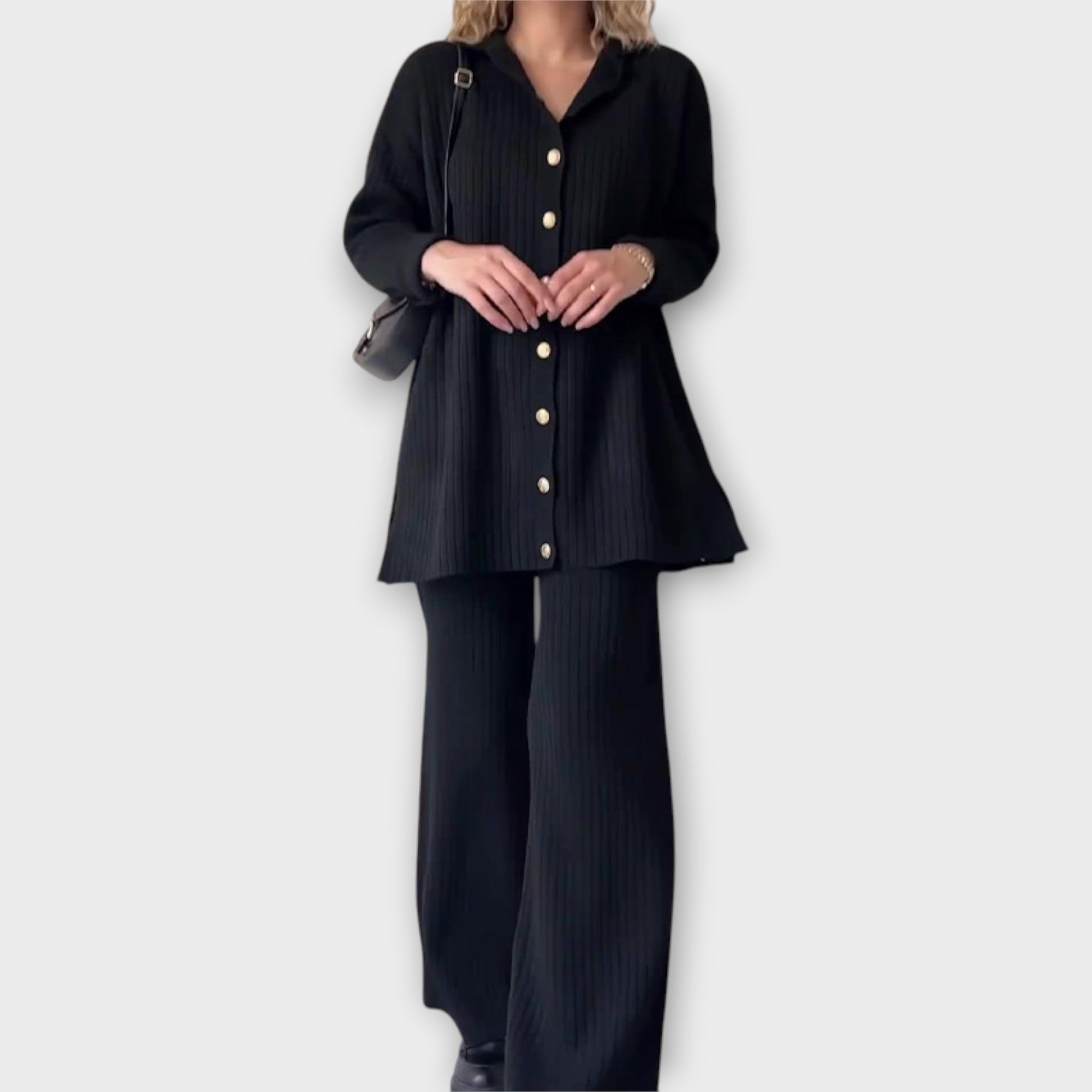 Tamara - Sada s detailmi a elegantným strihom
