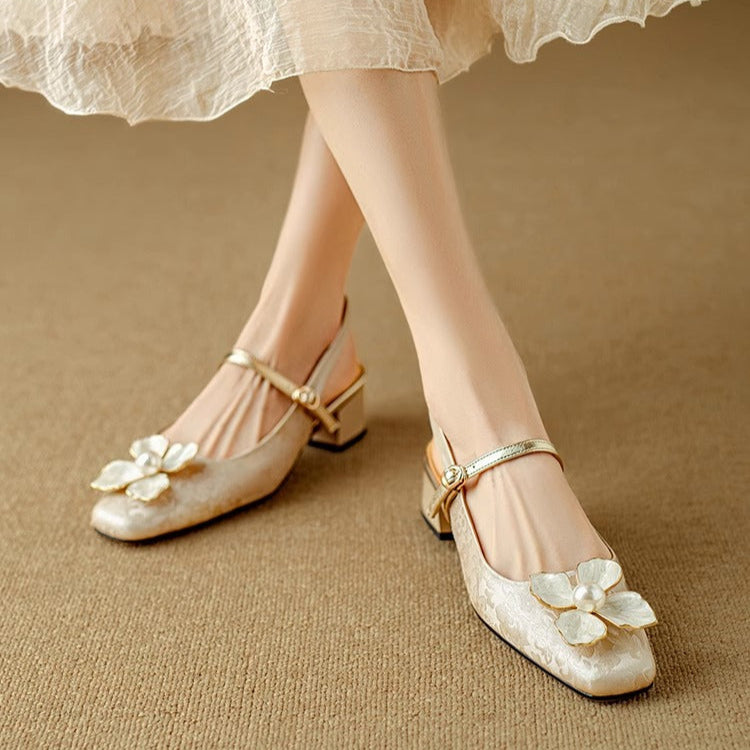 Matylda – Eleganckie damskie buty z kwiatowym detalem